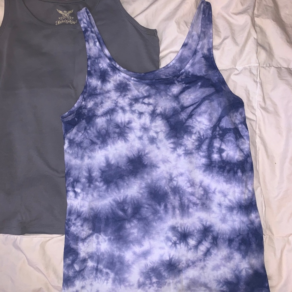 Two Tank Tops - Picture 4 of 5